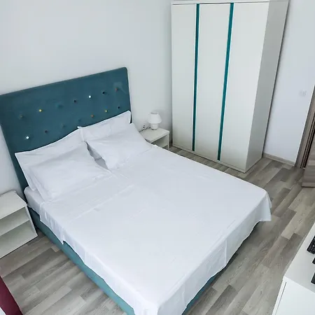 Izet Mamaia